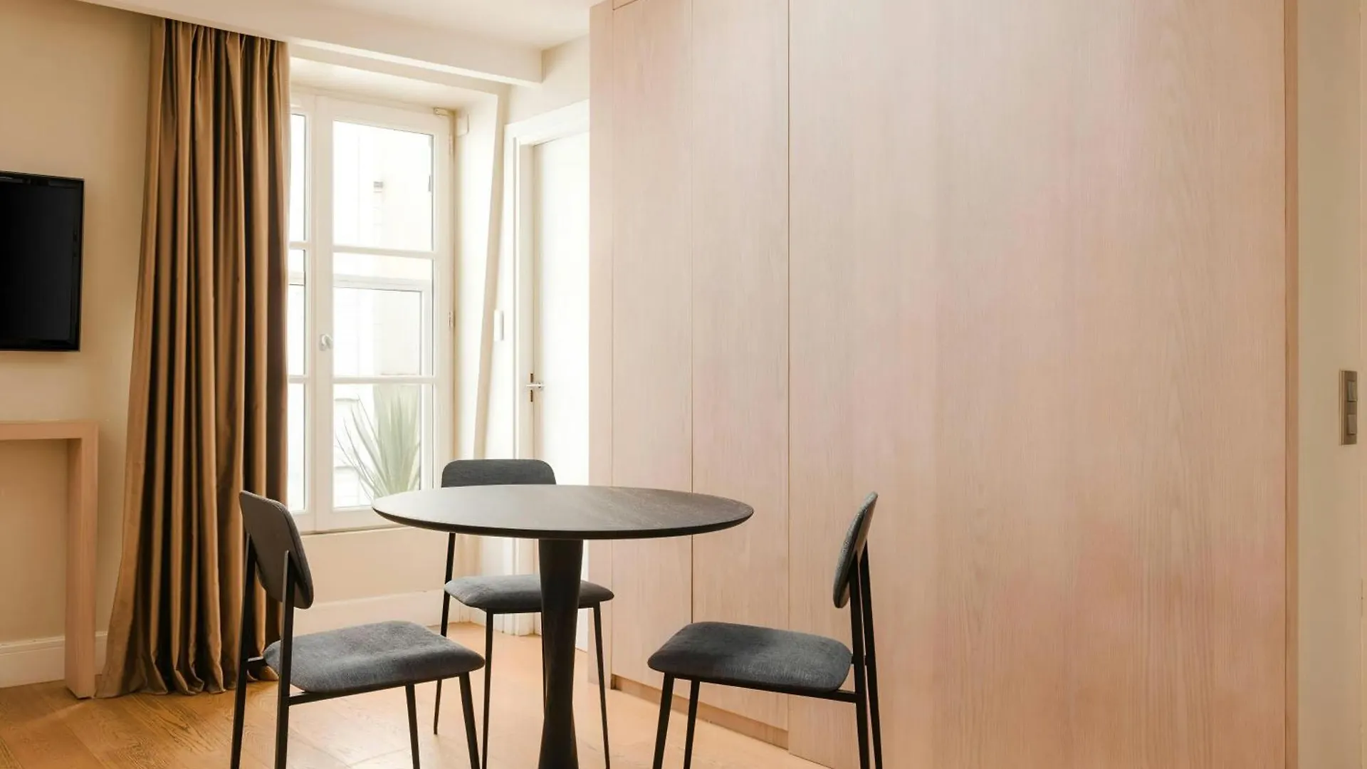 Hotel Sonder L'Edmond Parc Monceau Paris 4*,